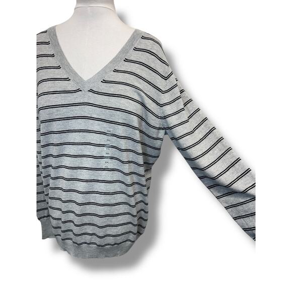 Worthington Women’s V Neck Lightweight Sweater, Gray, size XXL - Picture 4 of 11